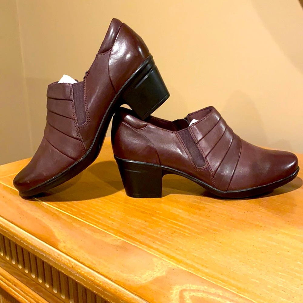 NWT Clarks Ultimate Comfort Collection Booties